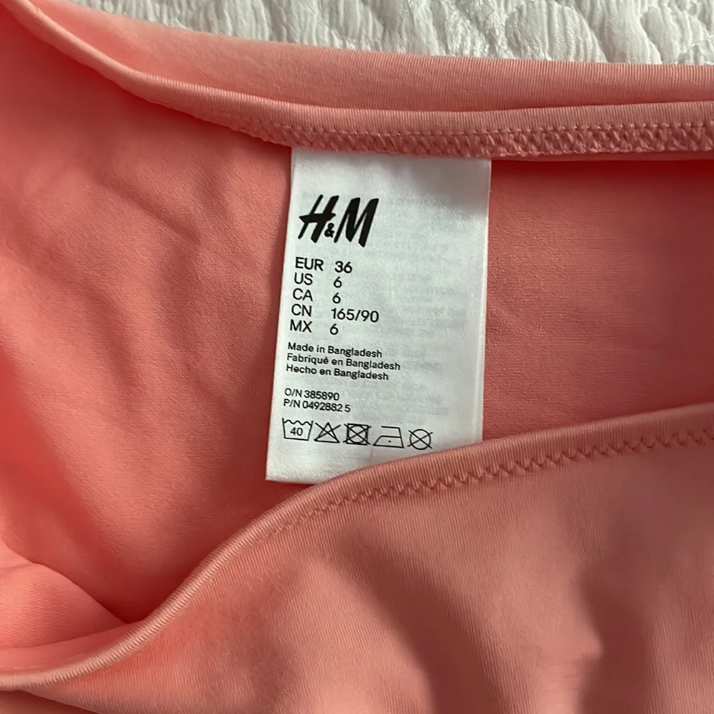 Bikini Set - Picture 2 of 6